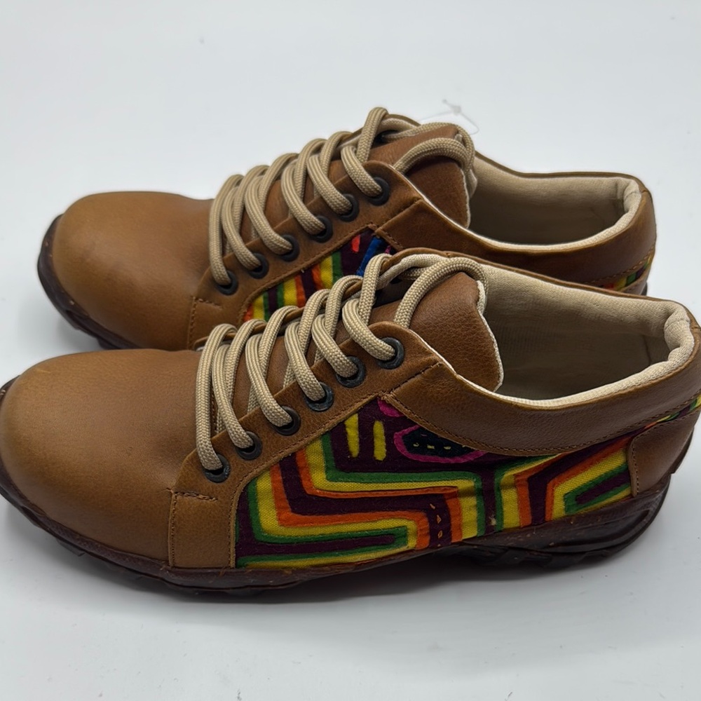 NWOT Brown Tan Sneaker Shoe with Multicolor Pattern Size 38 Boho Festival Casual